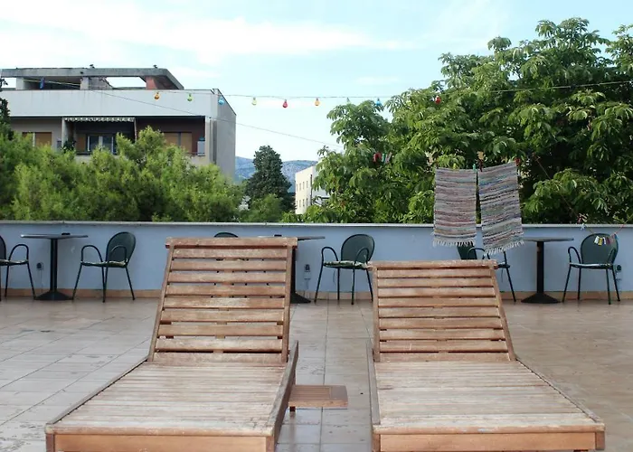 Quasimodo (adults Only) * Split