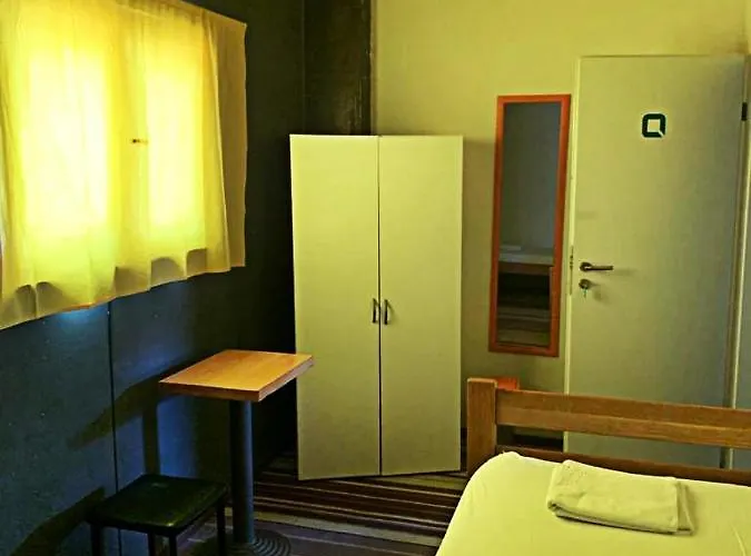 Quasimodo (adults Only) * Split