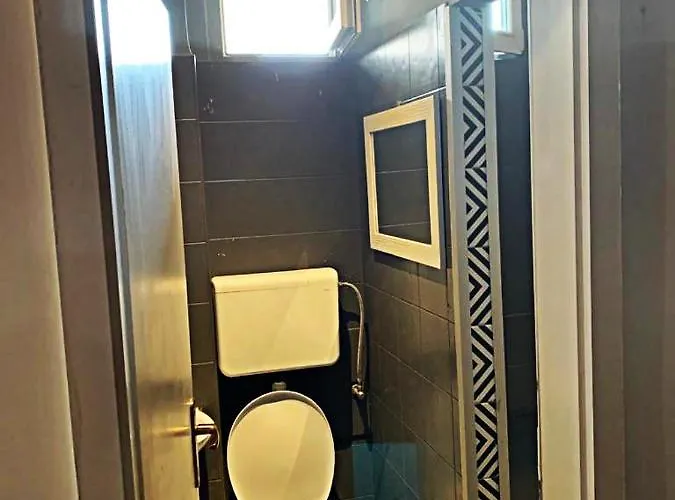 Quasimodo (adults Only) * Split